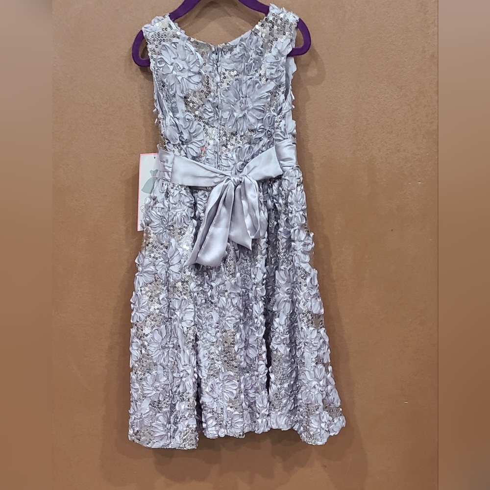 Girl "Rare Editions " silver sequence dress. Attached petticoat - Picture 2 of 6